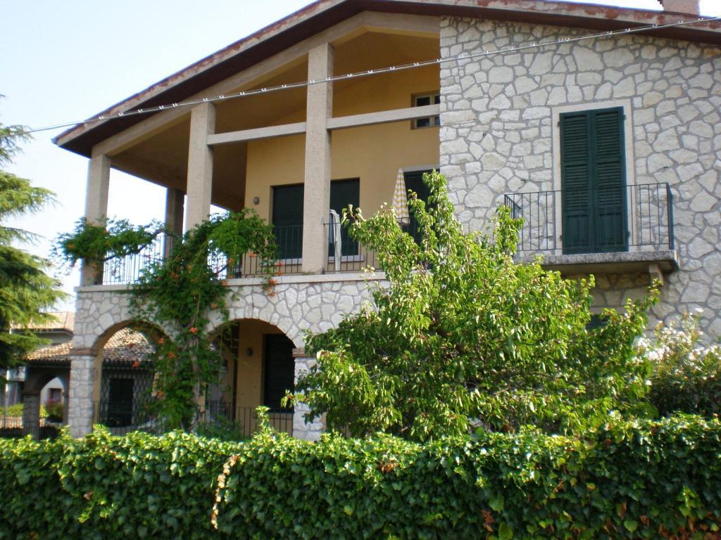 Residenza Le Logge Aparthotel Torri Del Benaco Luaran gambar