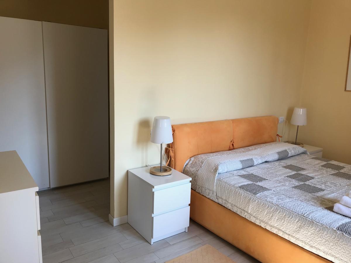 Residenza Le Logge Aparthotel Torri Del Benaco Luaran gambar