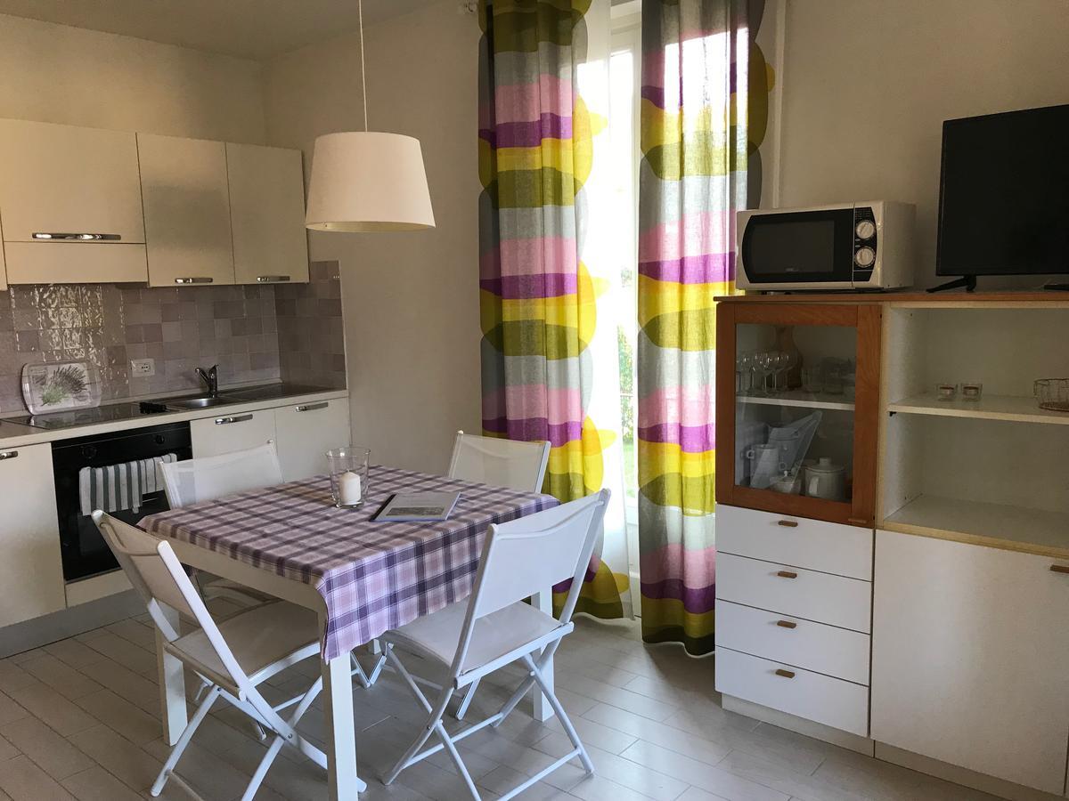 Residenza Le Logge Aparthotel Torri Del Benaco Luaran gambar