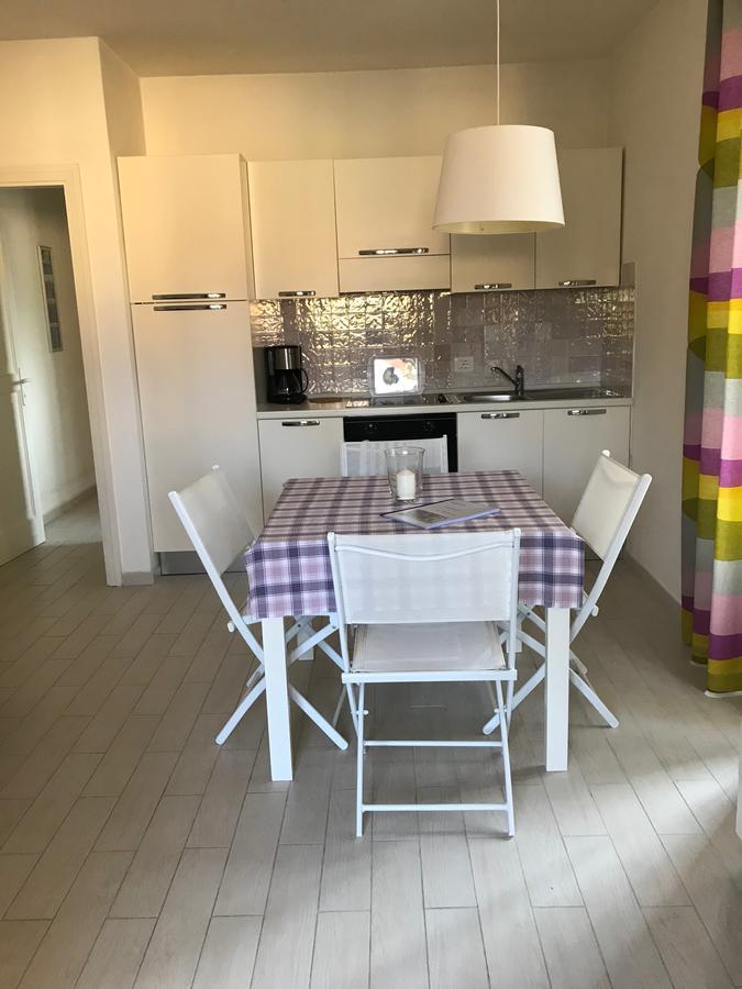 Residenza Le Logge Aparthotel Torri Del Benaco Luaran gambar