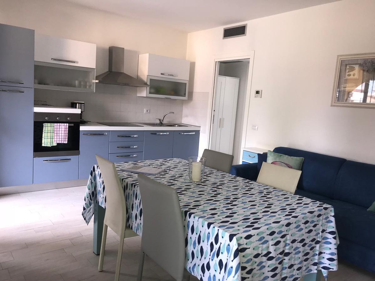 Residenza Le Logge Aparthotel Torri Del Benaco Luaran gambar