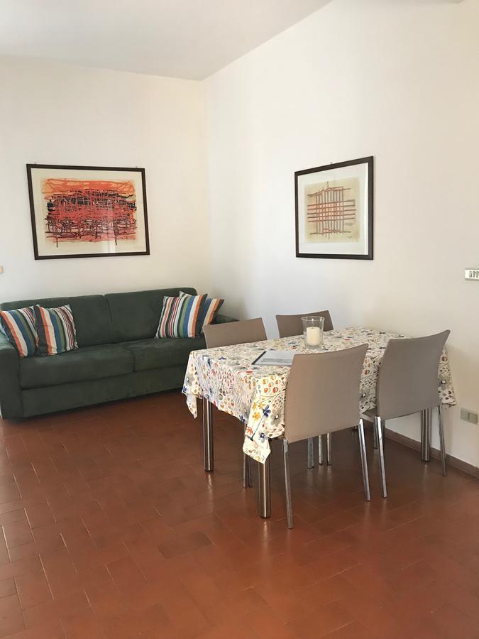 Residenza Le Logge Aparthotel Torri Del Benaco Luaran gambar