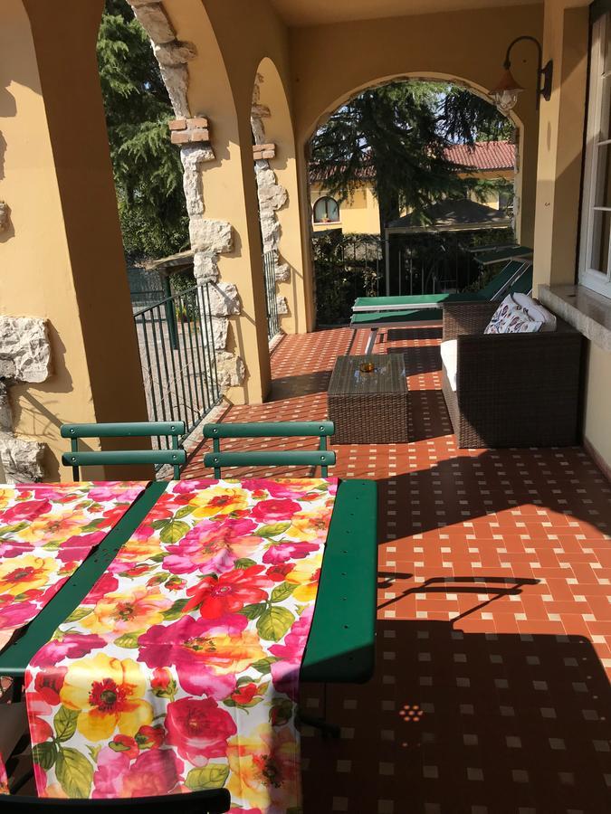 Residenza Le Logge Aparthotel Torri Del Benaco Luaran gambar