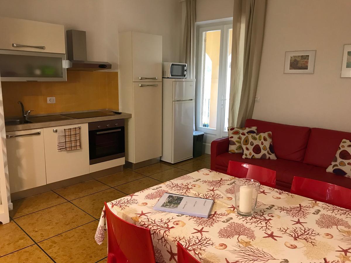 Residenza Le Logge Aparthotel Torri Del Benaco Luaran gambar